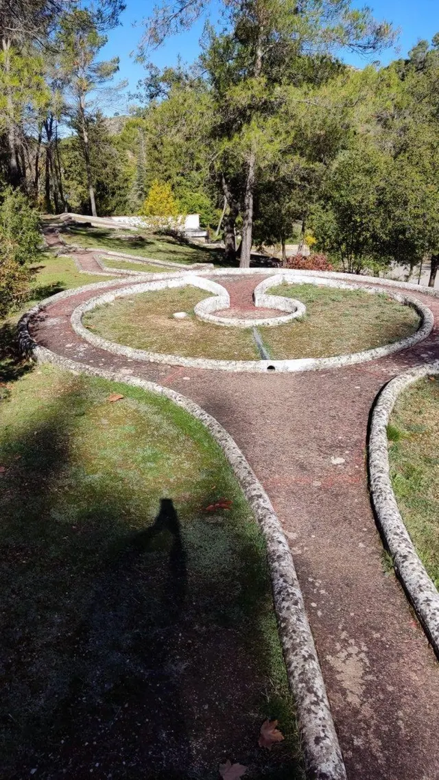 Parcela de 801m2 prácticamente llana, con muy buenas vistas — 10