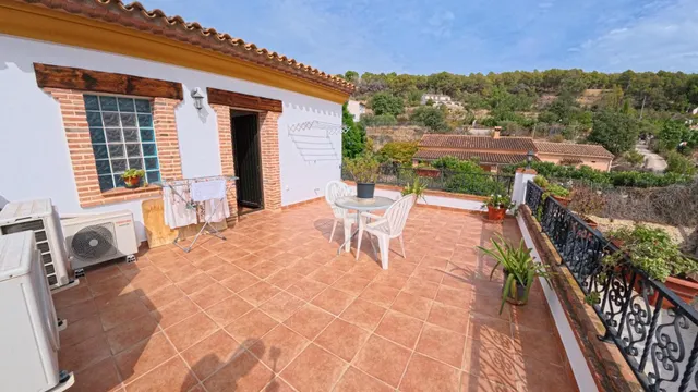 Casa en venta en Polop con piscina privada, gran parcela y vistas despejadas — 19