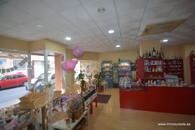 Local comercial a la venta en Orihuela, cerca del Parque Sev - foto 4