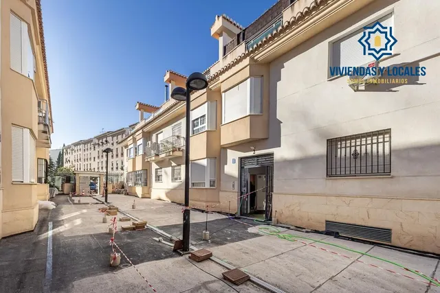 Piso con garaje, trastero y excelente ubicación en Huétor Vega — 23