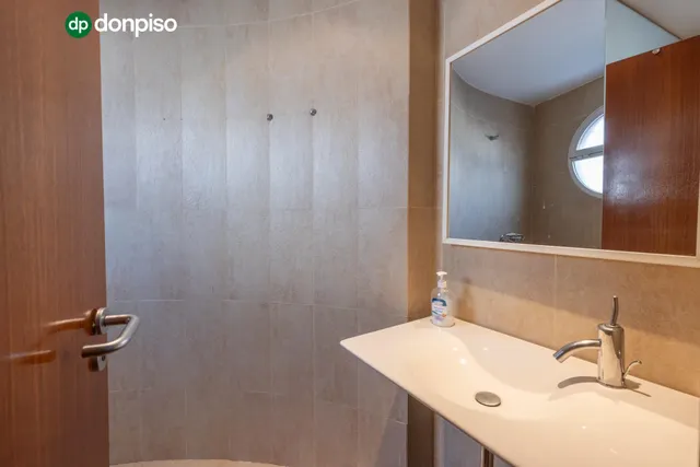 FANTÁSTICO TRÍPLEX EN CÁJAR: UNA VIVIENDA LLEVA DE AMPLITUD Y LUMINOSIDAD — 19