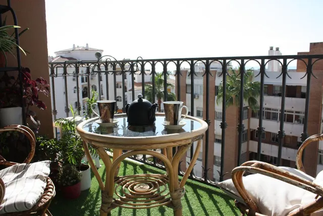 Piso con terraza, vistas al mar y plaza de garaje en Arroyo de la Miel, Benalmádena — 9