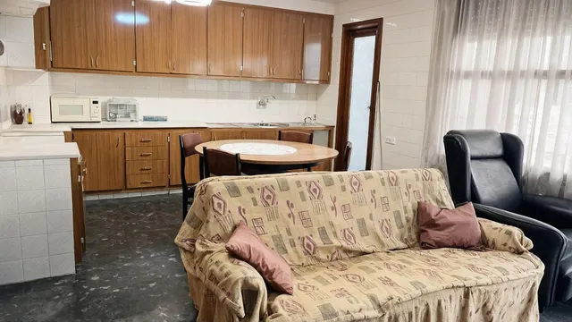 ESPACIOSA VIVIENDA EXTERIOR CON TERRAZA, BALCÓN Y GARAJE INCLUIDO. — 13
