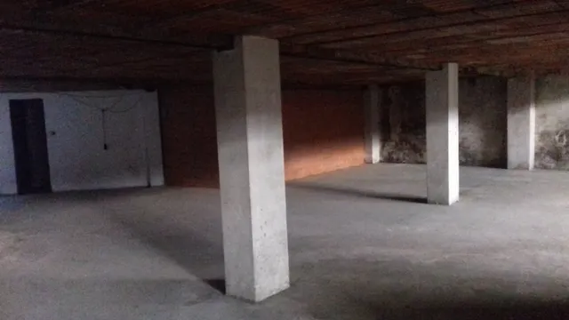 LOCAL COMERCIAL DE 430 M2 EN PONTEPEDRIÑA — 3