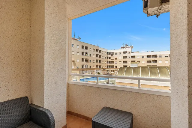 Estudio en Torrevieja con piscina comunitaria — 18