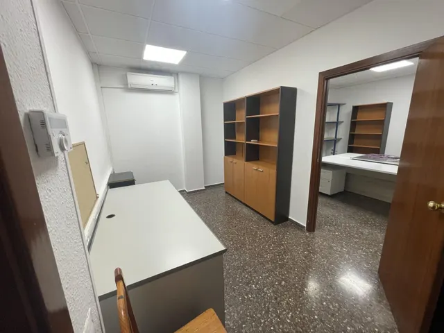 LOCAL COMERCIAL A ROQUETES DE 195m2 — 10