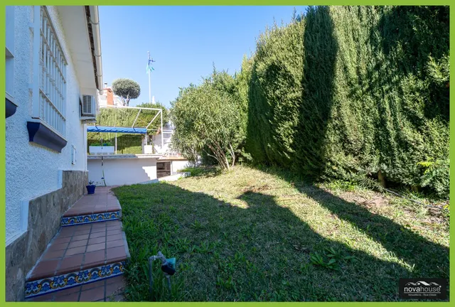 Chalet independiente con piscina privada y vistas al mar — 30