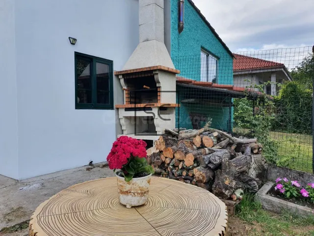 Casa con finca y bodegas en Mugardos - foto 4