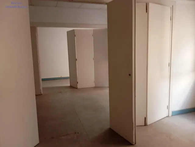 Amplio Local Comercial en Manzanera, Logroño - Ideal para Inversores — 15