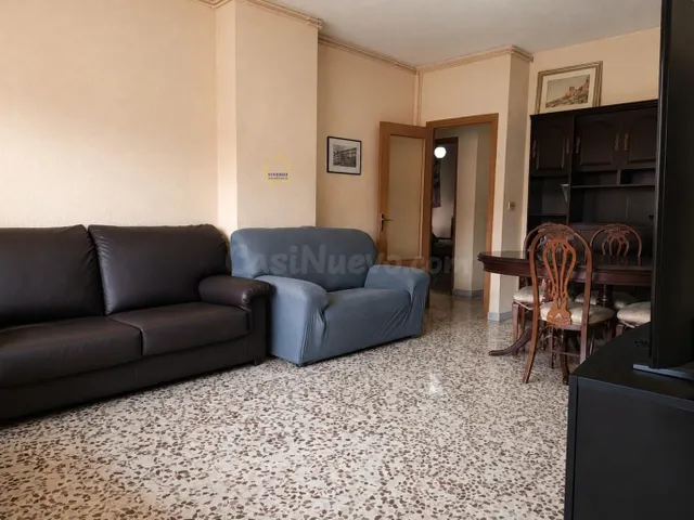Piso de 4 dormitorios y vistas despejadas, en el centro de L - foto 2