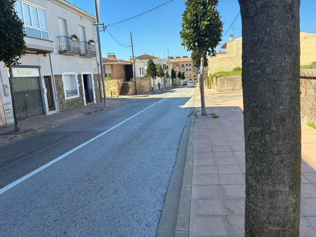 LOCAL COMERCIAL A PIE DE CALLE — 34