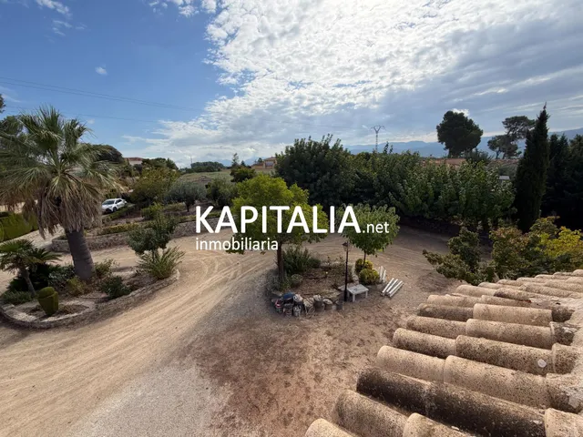 Chalet en venta en Ontinyent, a un paso del casco urbano y con bonitas vistas a la montaña. — 37