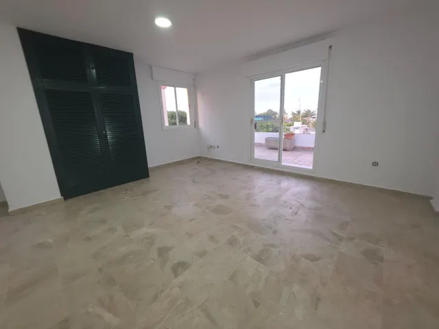 Estudio ático con gran terraza privada y vistas a la bahía de Algeciras — 9