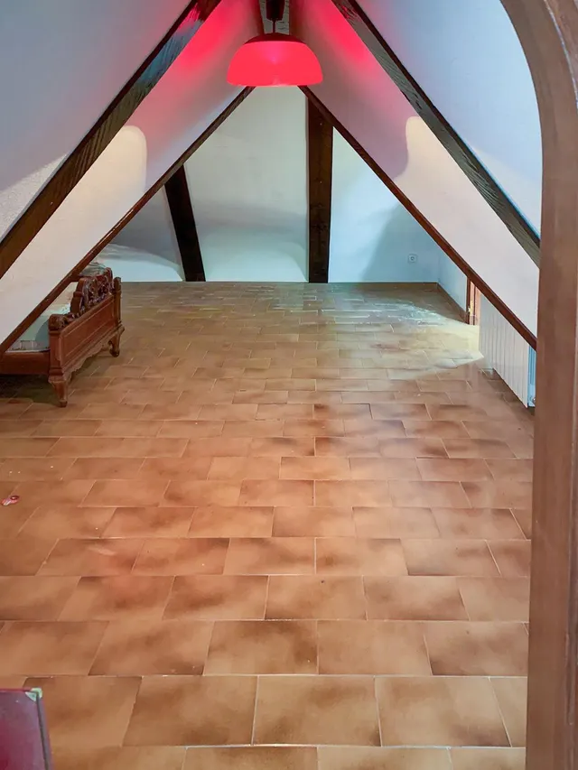 Finca rústica singular en parcela de 2.296 m2 con piscina, amplio garaje y pista de tenis. — 43