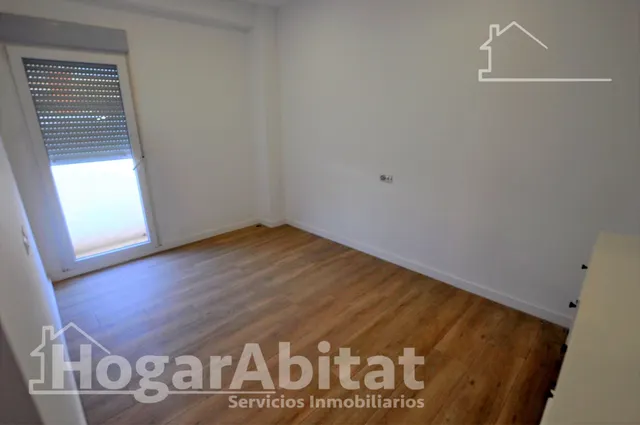 REFORMADO Y AMPLIO CON TERRAZA JUNTO AL AYUNTAMIENTO — 21
