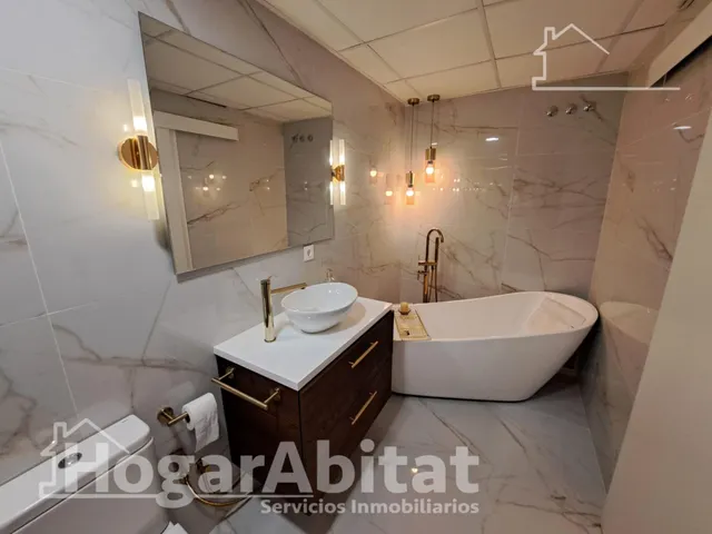 Seminuevo con terraza, piscina, trastero y garaje — 21