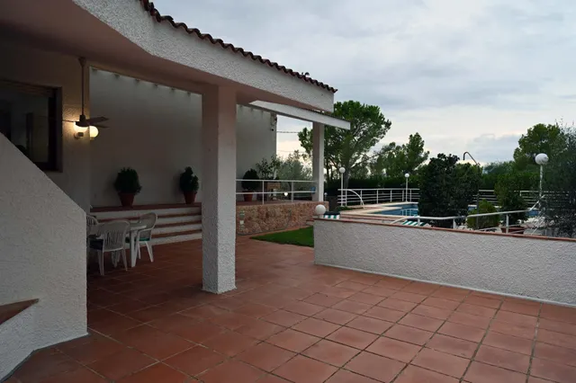 Chalet exclusivo en Tortosa con vistas a Els Ports, piscina y jardín privado — 28