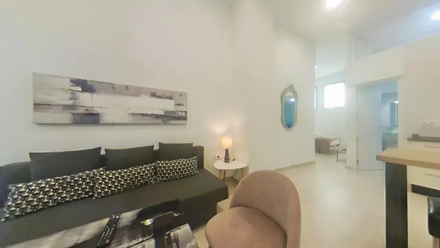 APARTAMENTO EN EXPLOTACIÓN TURÍSTICA — 48