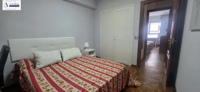 AMPLITUD Y CONFORT EN CUATRO CAMINOS · CALLE JOSÉ HIERRO · GARAJE Y TRASTERO — 13