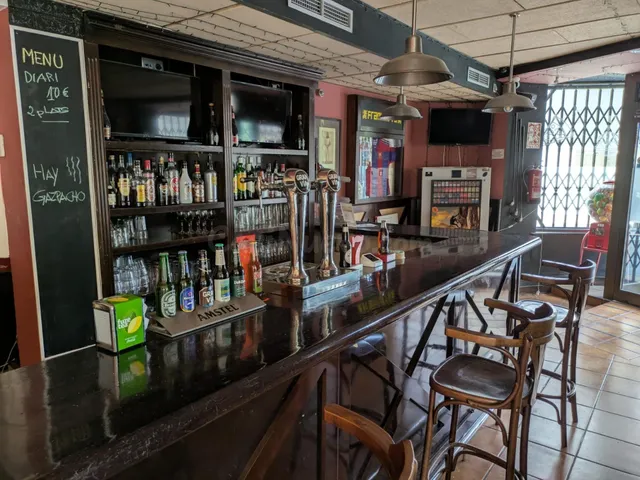 Traspaso de Bar de tapas en el centro de Vilafranca del Pene - foto 2