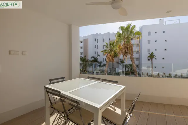 Piso con gran terraza y vistas al Campo de Golf — 39
