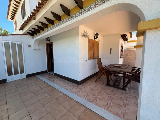 Elegante Dúplex Vacacional con Piscina y Terraza - foto 5