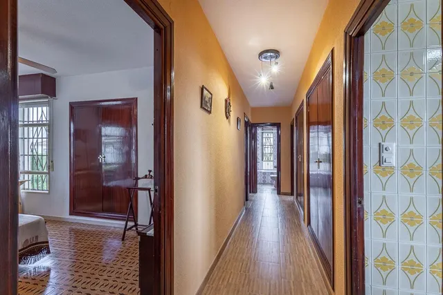 Gran casa con parcela y piscina en Cájar — 24