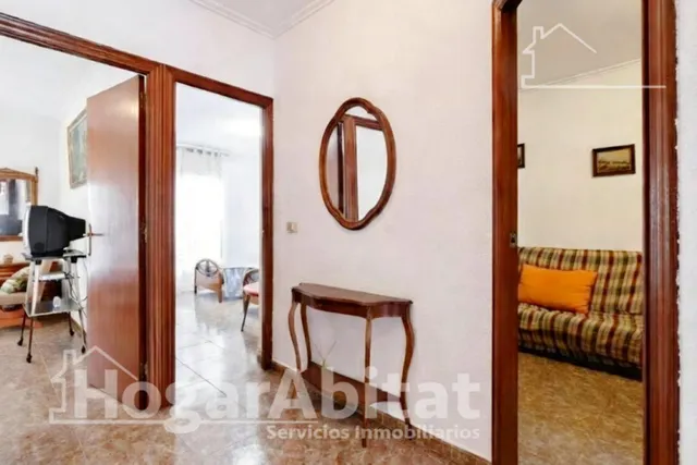 AMPLIA CASA CON TERRAZA Y 7 DORMITORIOS — 22