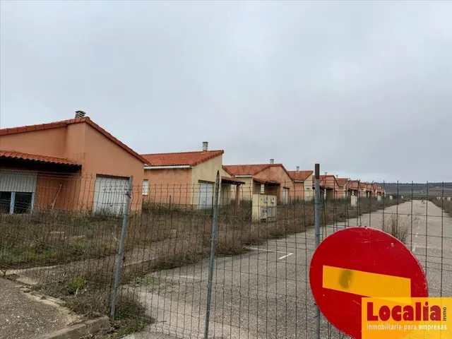 Obra parada en Rioseras, Burgos - foto 4