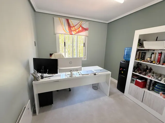 Un chalet totalmente reformado con vistas a la montaña — 41