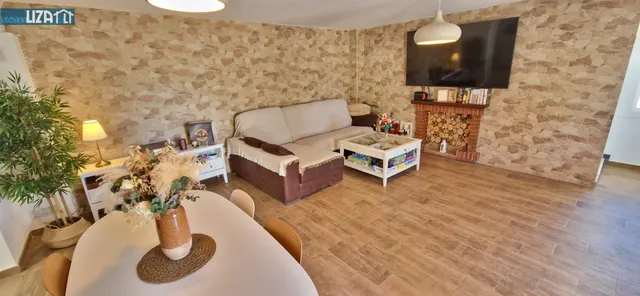 Encantadora Parcela Rústica con Piscina Privada y Chalet en  - foto 3