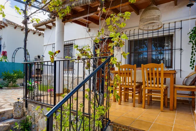 Precio bungalow con jardin y piscina comunitaria en urbanizacion lago jardin ii (los balcones) — 9
