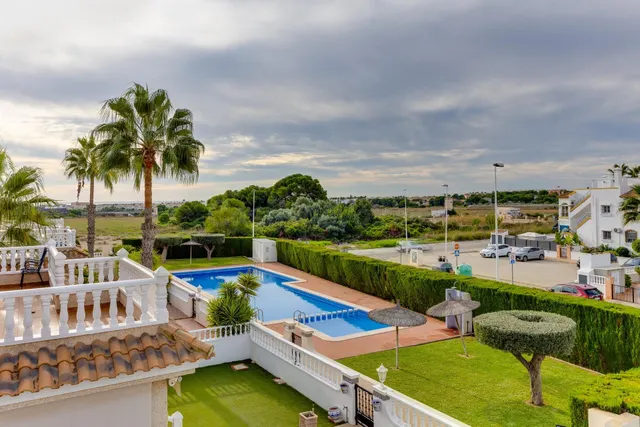 Exclusiva Villa con Jardin de ensueño en Los Dolses, a pasos - foto 3