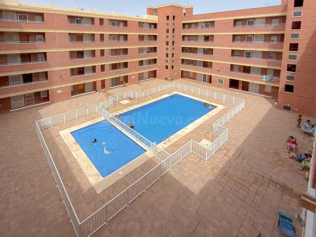 Amplio apartamento completamente reformado + Gran terraza y  - foto 2