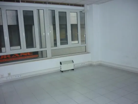 OFICINA EN EL CENTRO DE 4 DESPACHOS — 4