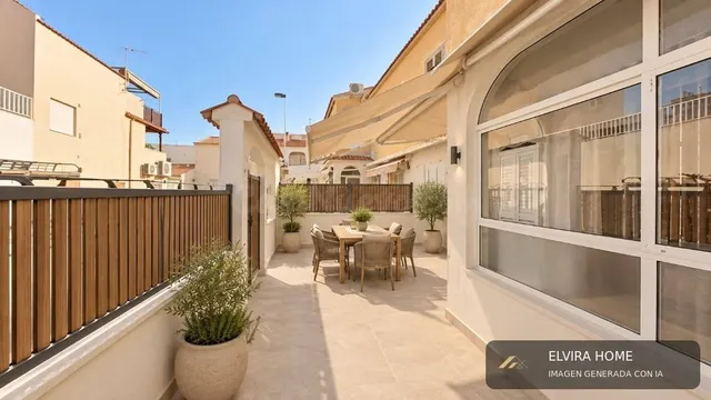 PLANTA BAJA CON PATIO Y APARCAMIENTO PRIVADO A 150 METROS DE - foto 2
