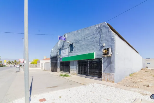 AMPLIA NAVE EN VENTA DE 1309 m2 DE SUELO INDUSTRIAL, SITUADA
