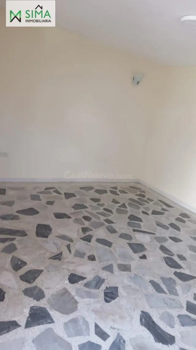 Se renta o vende amplia casa en Manga para uso comercial - foto 5