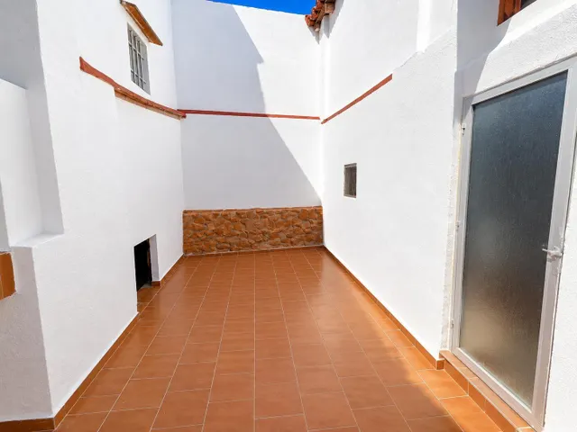 CASA DE PUEBLO CON ENCANTO, REFORMADA Y CON POSIBILIDAD DE CREAR UNA SEGUNDA VIVIENDA – GILET — 26