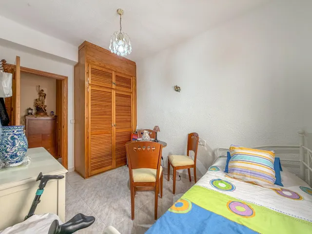 Piso de 2 dorm. reformado para entrar a vivir. — 13