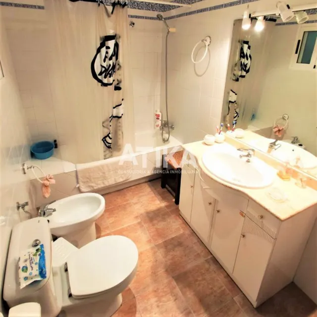CASA DE CAMPO MUY CERCA DEL CASCO URBANO — 26