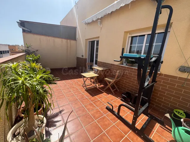 Ático reformado con gran terraza y vistas despejadas en Roqu - foto 3