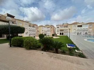 Acogedor Apartamento de 2 habitaciones con Piscina Comunitaria en Alquiler — 19