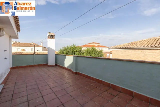 Casa independiente a 5 minutos de Granada en buen estado para entrar a vivir — 31