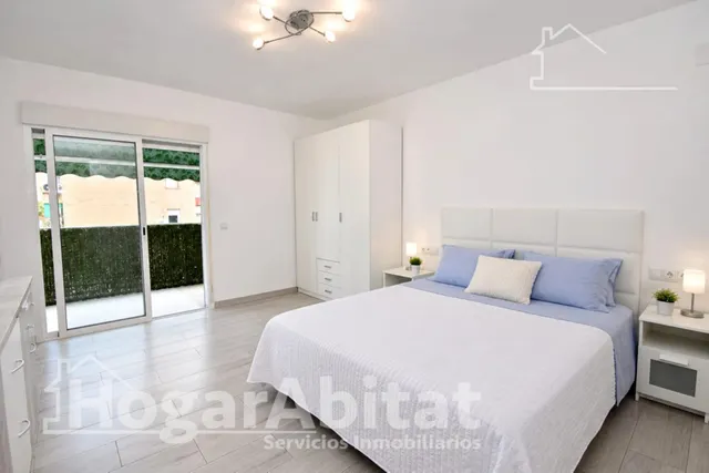 Exclusiva ubicación junto a la playa en este piso reformado con amplio balcón y ascensor en la Malvarrosa — 11