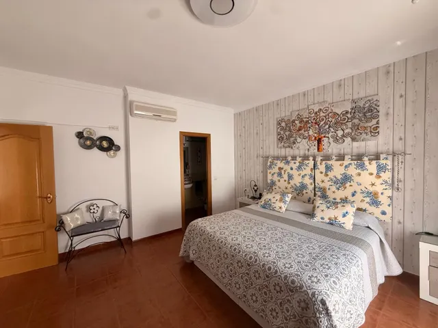 Amplia casa de dos plantas + buhardilla y azotea en santa cruz – a solo 15 minutos de Córdoba — 26