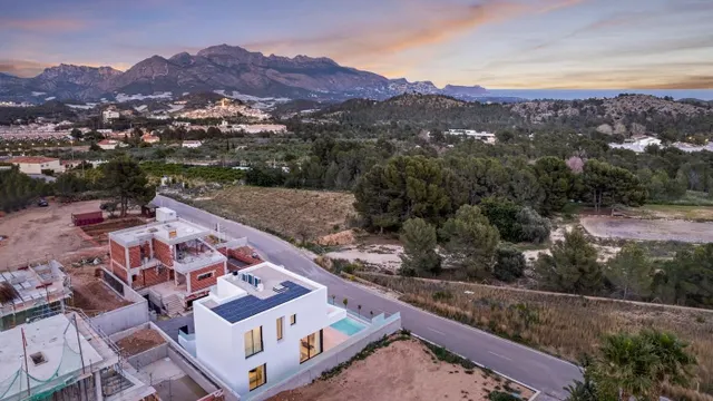 Villa 3 habitaciones 306m² en venta - Casco urbano — 16