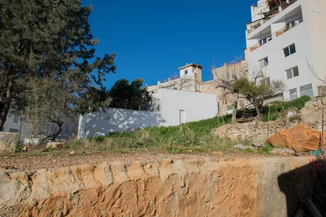 PARCELA URBANA EN LANJARON — 44