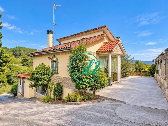 SE VENDE CASA INDEPENDIENTE CON PARCELA DE 3.000m2 A 10 MINU