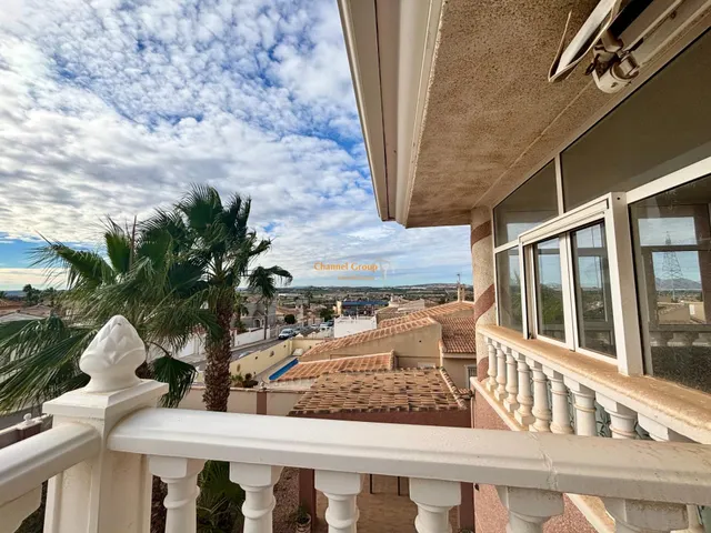 Chalet con piscina en Quesada, Rojales! — 26